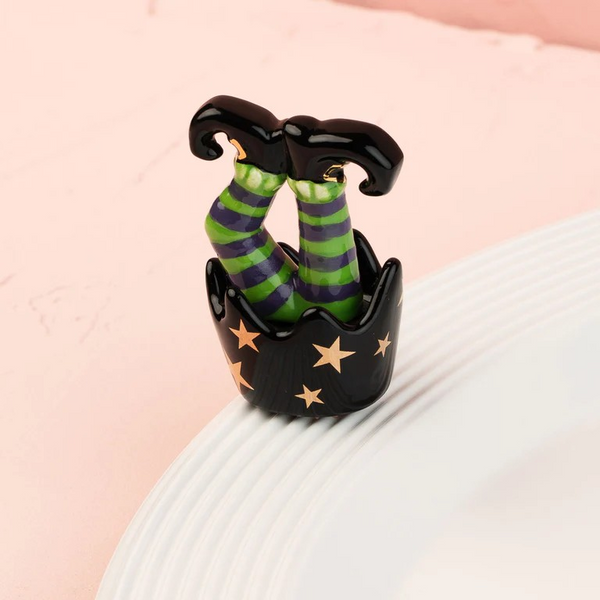 what's up, witches? Mini Nora Fleming