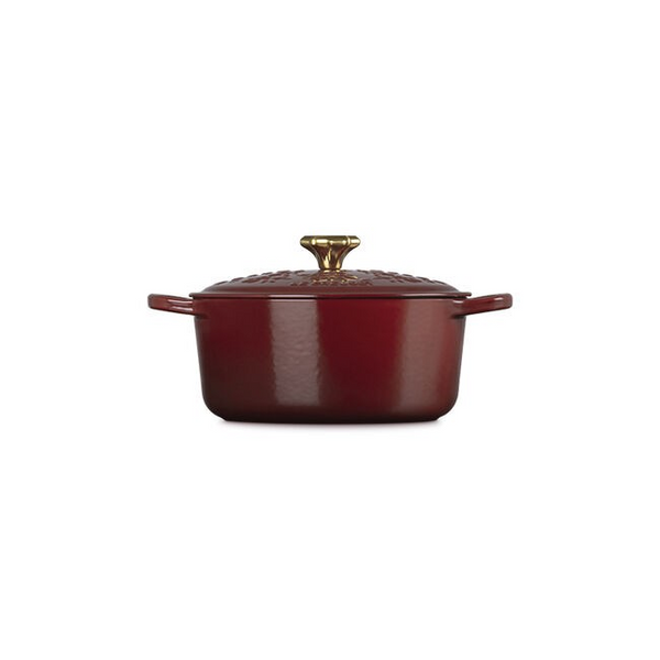 Noël Collection Holiday Tree Signature Round Dutch Oven (4.5QT) with Gold Star Knob by Le Creuset