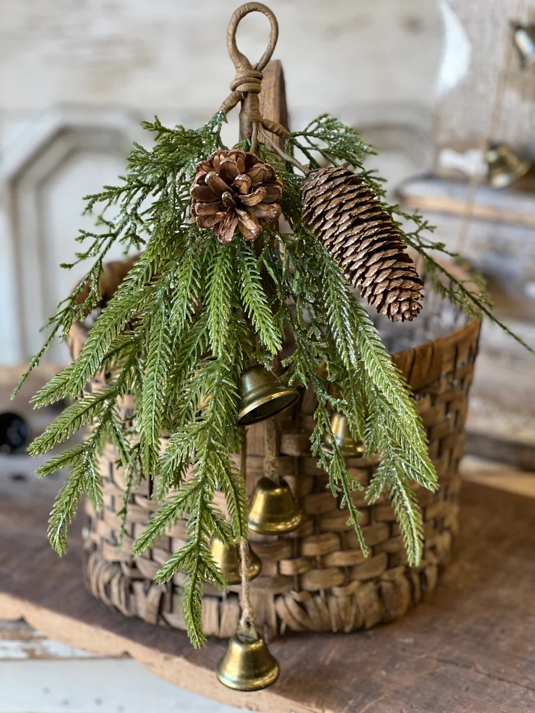 Hanging Crescendo Bell Greens | 15"