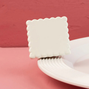 Simple Scallop Mini Nora Fleming