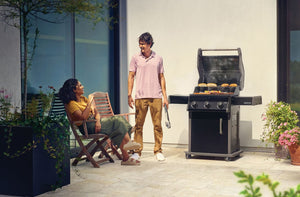 Napoleon Rogue 425 Black with SS Grids - Choose Propane or Natural Gas
