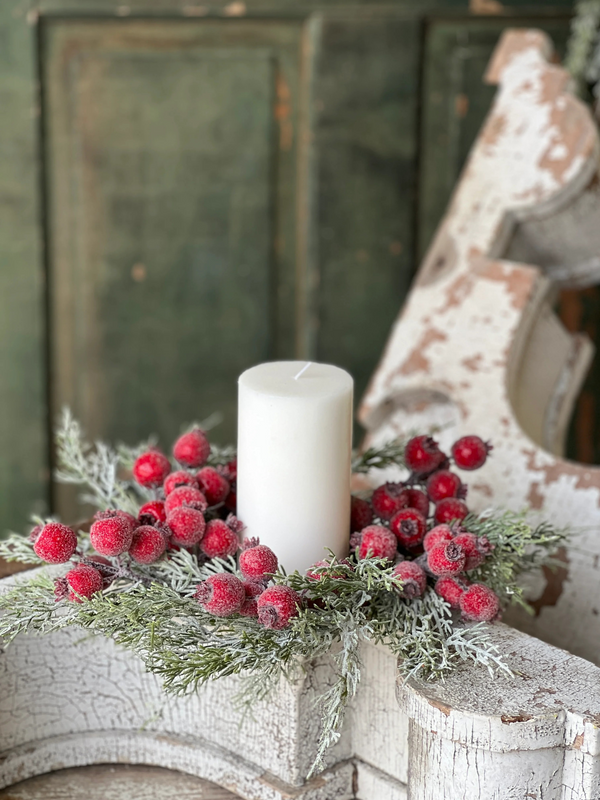 Sugared Berry Winter Candle Ring