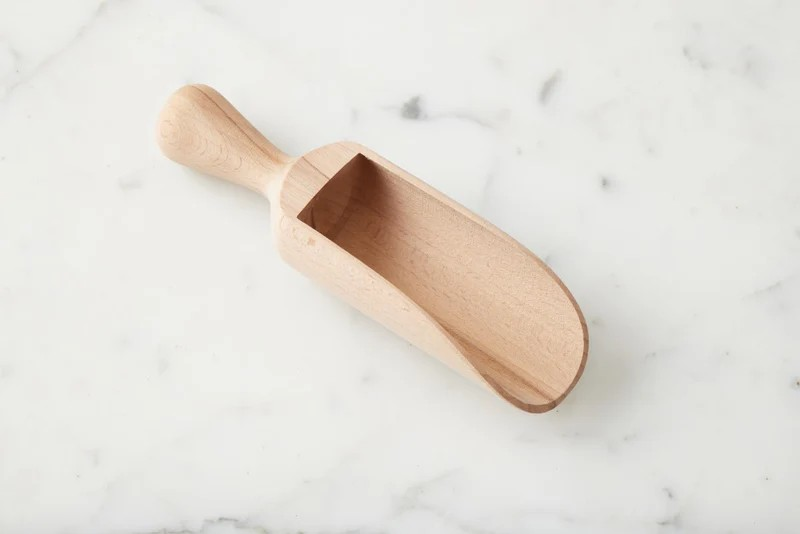 Euro Beechwood Canister Scoop