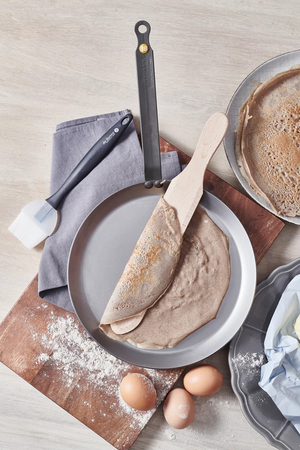 10.25" MINERAL B Carbon Steel Crepe & Tortilla Pan De Buyer
