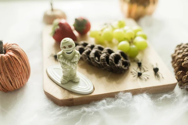 Mummy Dearest - Nora Fleming