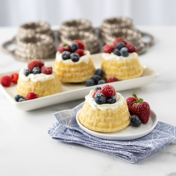 Nordic Ware 6 Cup Ruffled Medallion Dessert Mold
