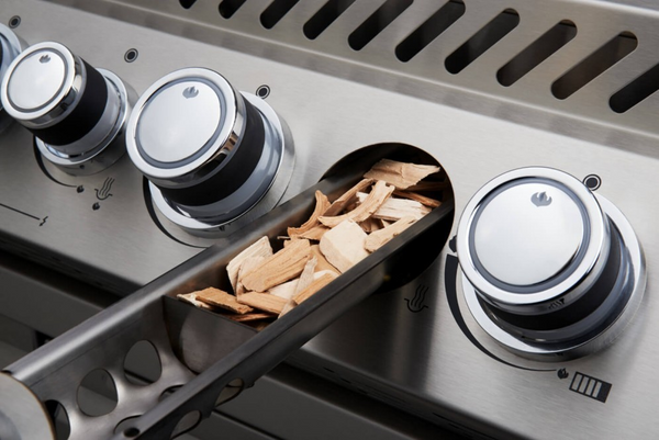 BUILT-IN PRESTIGE PRO™ 665 RB With Infrared Rear Burner
