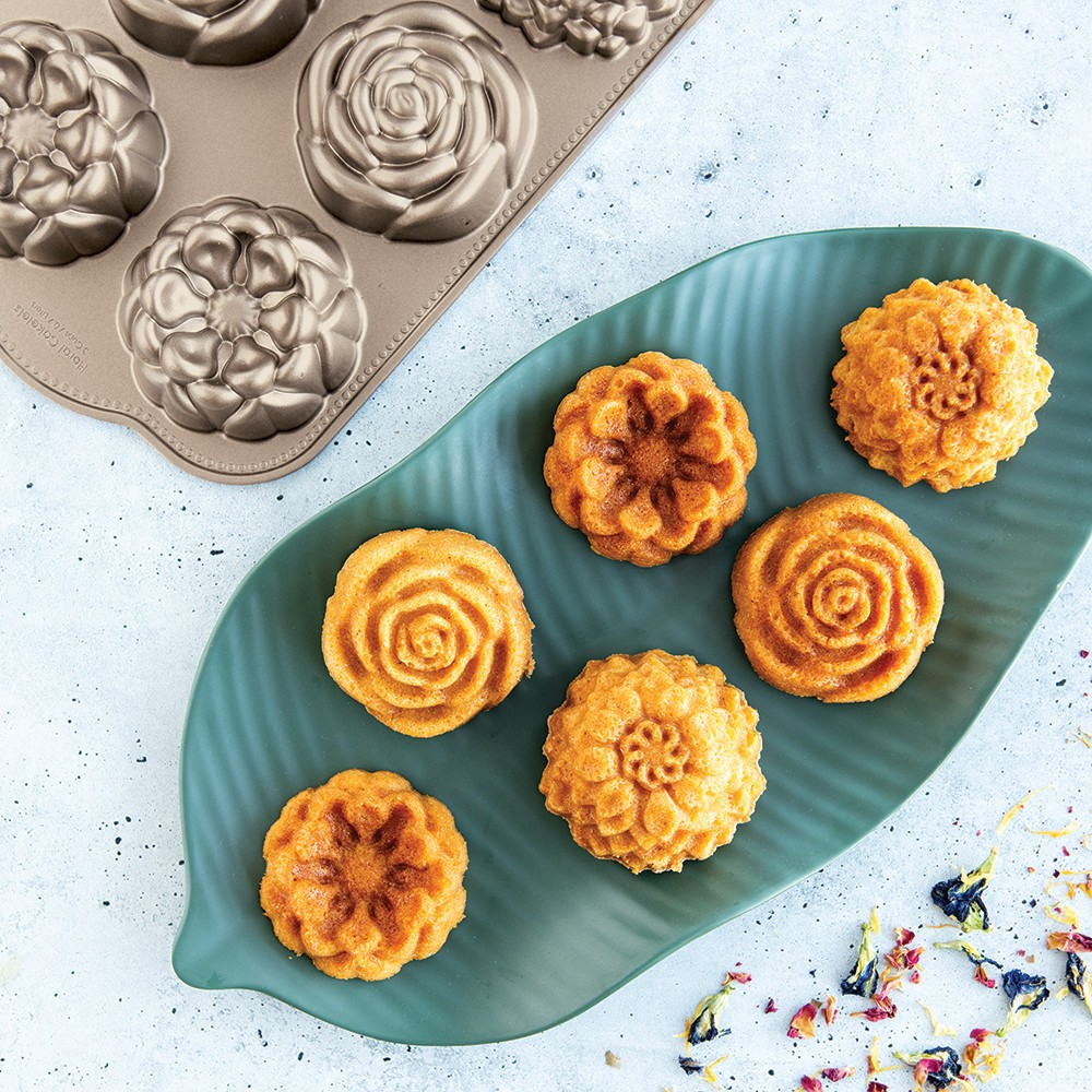 Floral Cakelet Pan