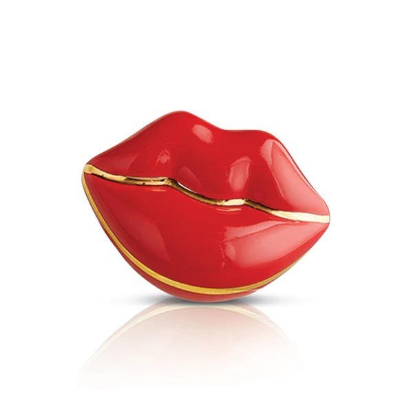 Smooches! Nora Fleming