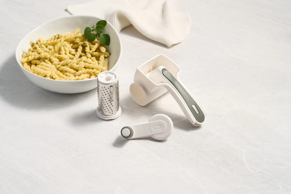 Zyliss Restaurant-Style Hand-Cranked Cheese Grater Fine Steel Blade