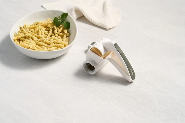Zyliss Restaurant-Style Hand-Cranked Cheese Grater Fine Steel Blade