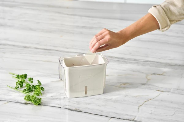 Cole & Mason Fresh Cut Herb Keeper