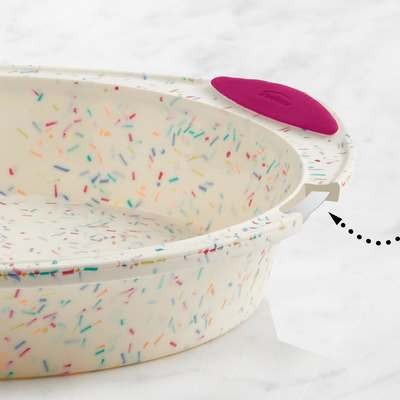 Structure Silicone™ 9'' Round Cake Pan Confetti Fushia