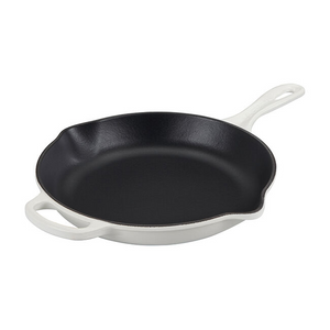 Le Creuset, White, 10.25" (1.75qt.), Signature Round Skillet