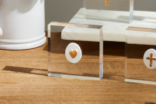 Heart Intaglio Mini Acrylic Sitter