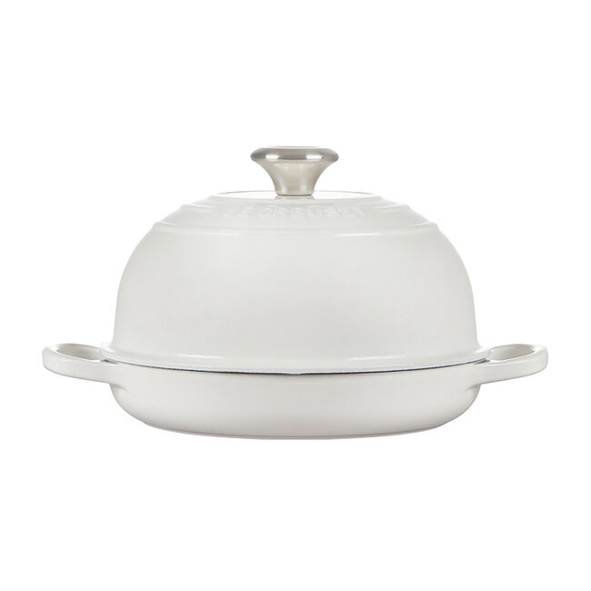 Le Creuset, White, 9.5" (1.75qt.), Signature Bread Oven