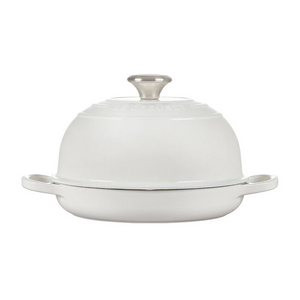 Le Creuset, White, 9.5" (1.75qt.), Signature Bread Oven