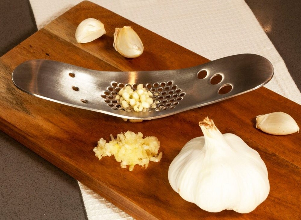 Garlic Crusher w/Herb Stripper