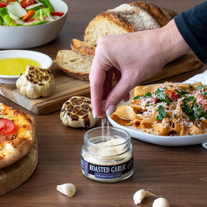 Roasted Garlic Infused Sea Salt by Olivelle