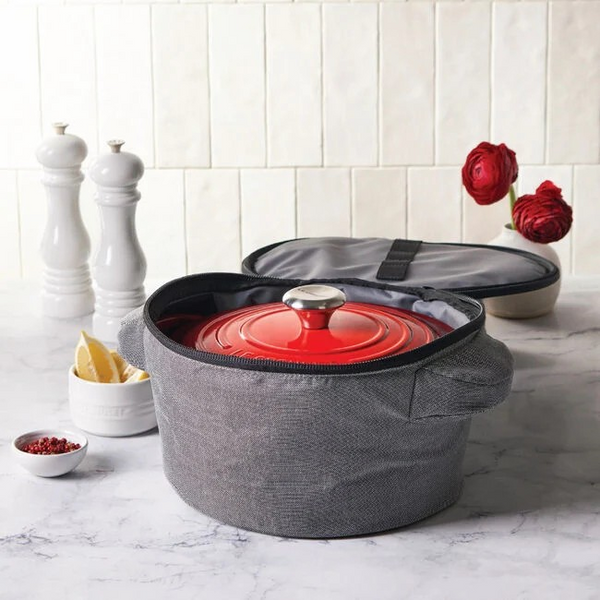 Tote bag to transport your Le Creuset Dutch Ovens